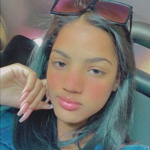 Meet your Posher, Emely